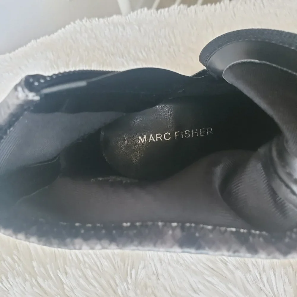 Marc Fisher Dyvine Snakeskin Bootie size 8‎